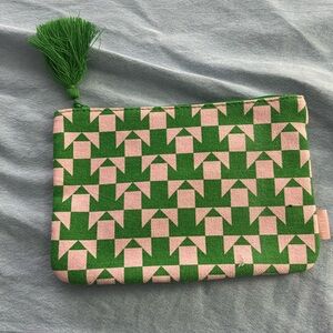 Cosmetic case! Never used. Can be used for variety of things.